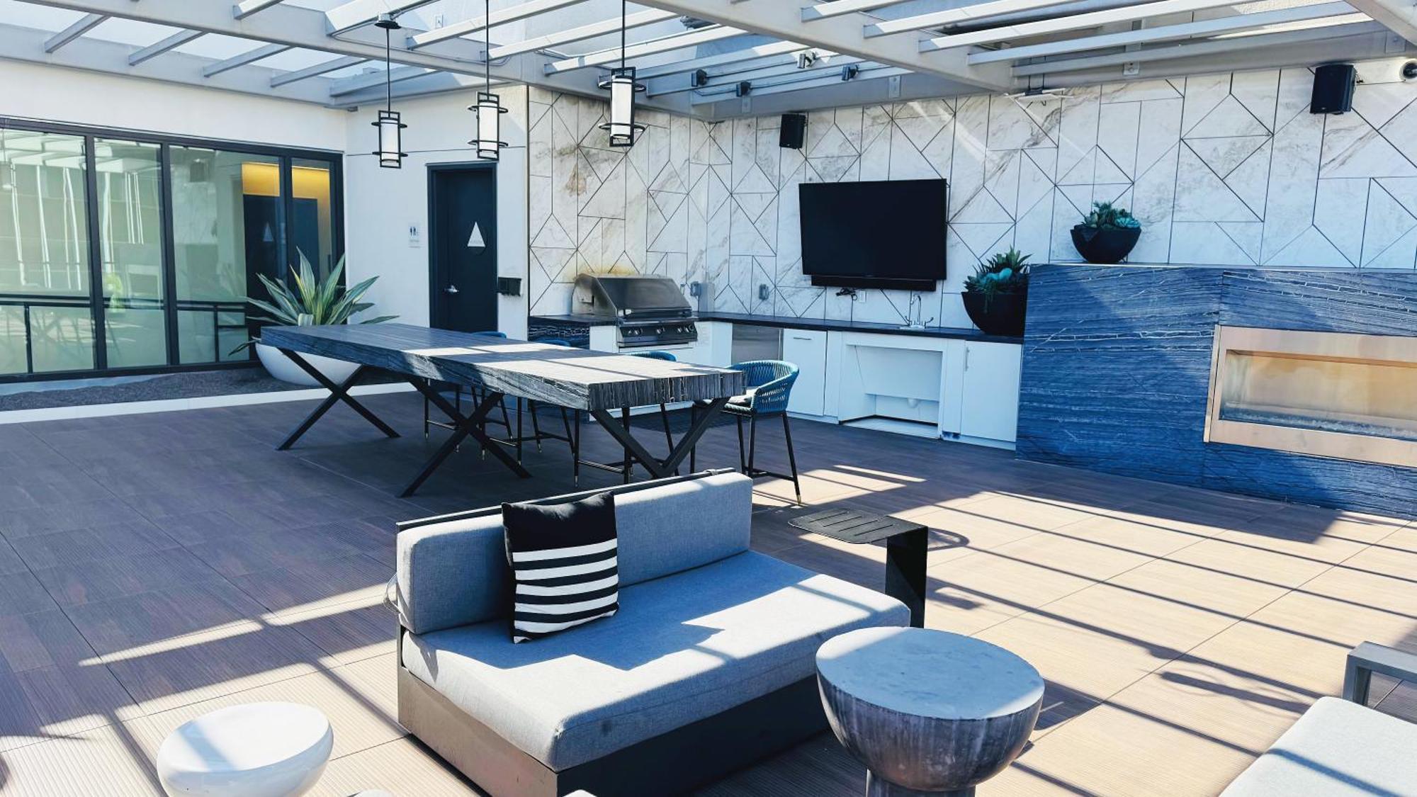 Hollywood Sunset Retreat - Free Parking Apartment Los Angeles